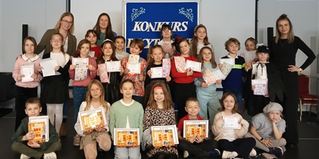 Powiększ grafikę: eliminacje-do-konkursu-recytatorskiego-organizowanego-przez-palac-mlodziezy-w-gdansku-pt-liryczna-scena-mistrzow-676951.jpg