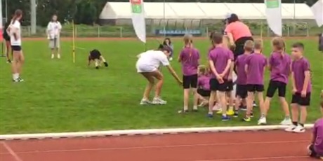 Powiększ grafikę: Nasi reprezentanci w ferworze walki w czasie wyścigu Czworakowanie na murawie Stadionu GOKFU.