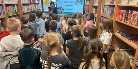 Powiększ grafikę: Pasowanie na czytelnika