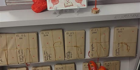 Powiększ grafikę: Walentynkowa biblioteka